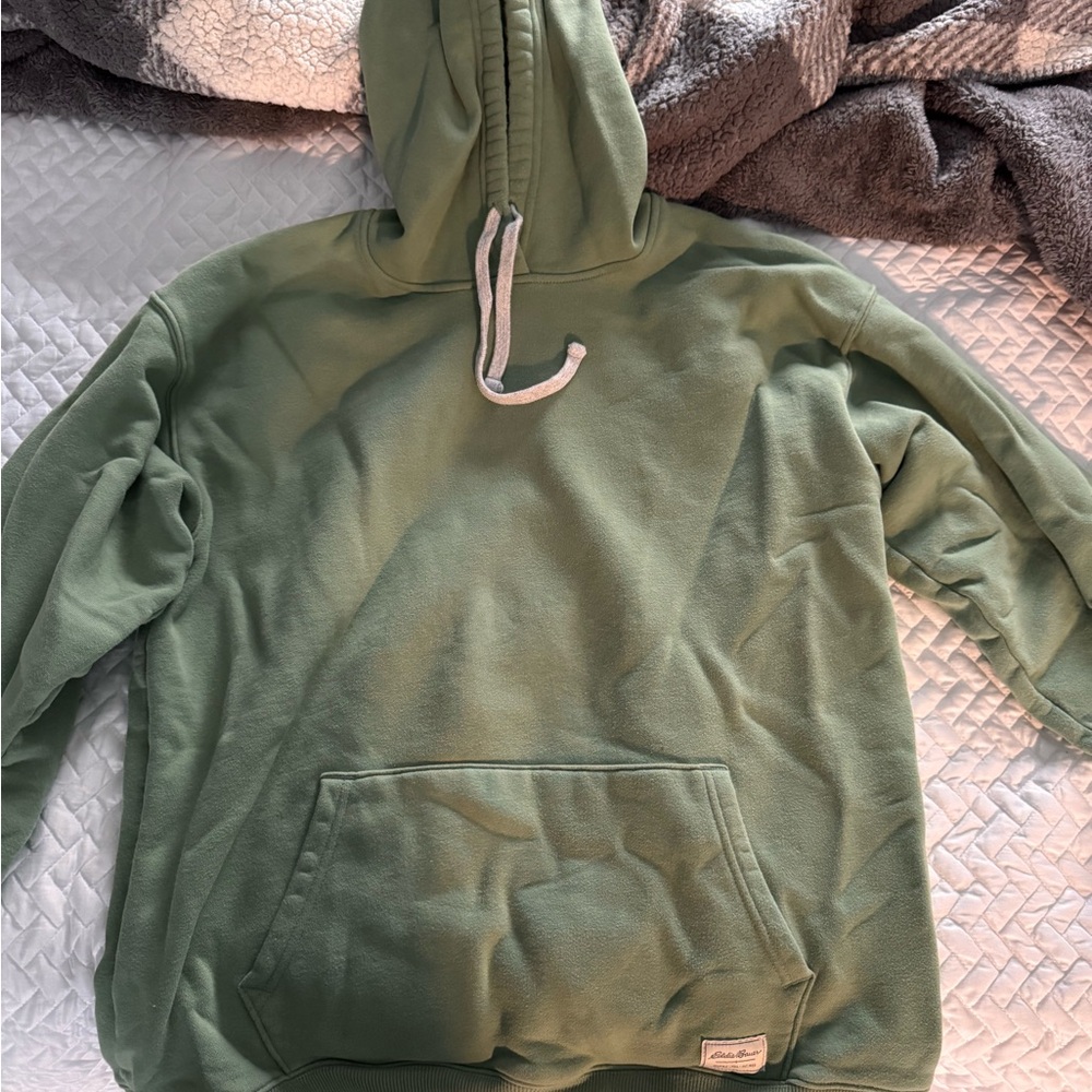 Eddie Bauer green sweatshirt